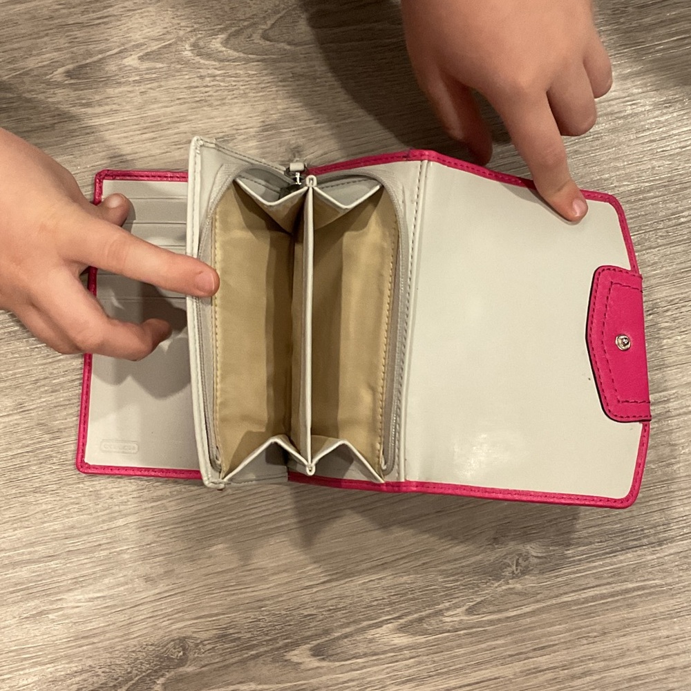 Coach Wallet - Picture 3 of 4
